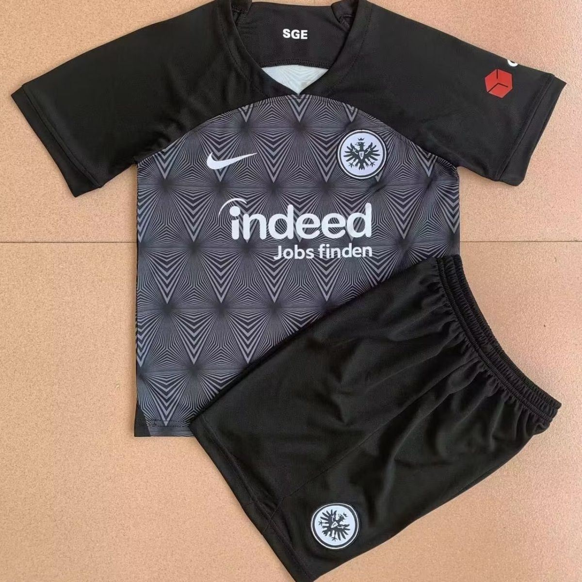 Eintracht Frankfurt Home Shirt  2022